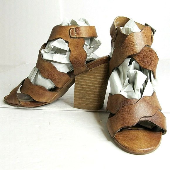 ANTELOPE COLLECTION Tan Leather SCALLOPED Block Heel SANDALS SZ 38 / 7-7.5 - Picture 3 of 8